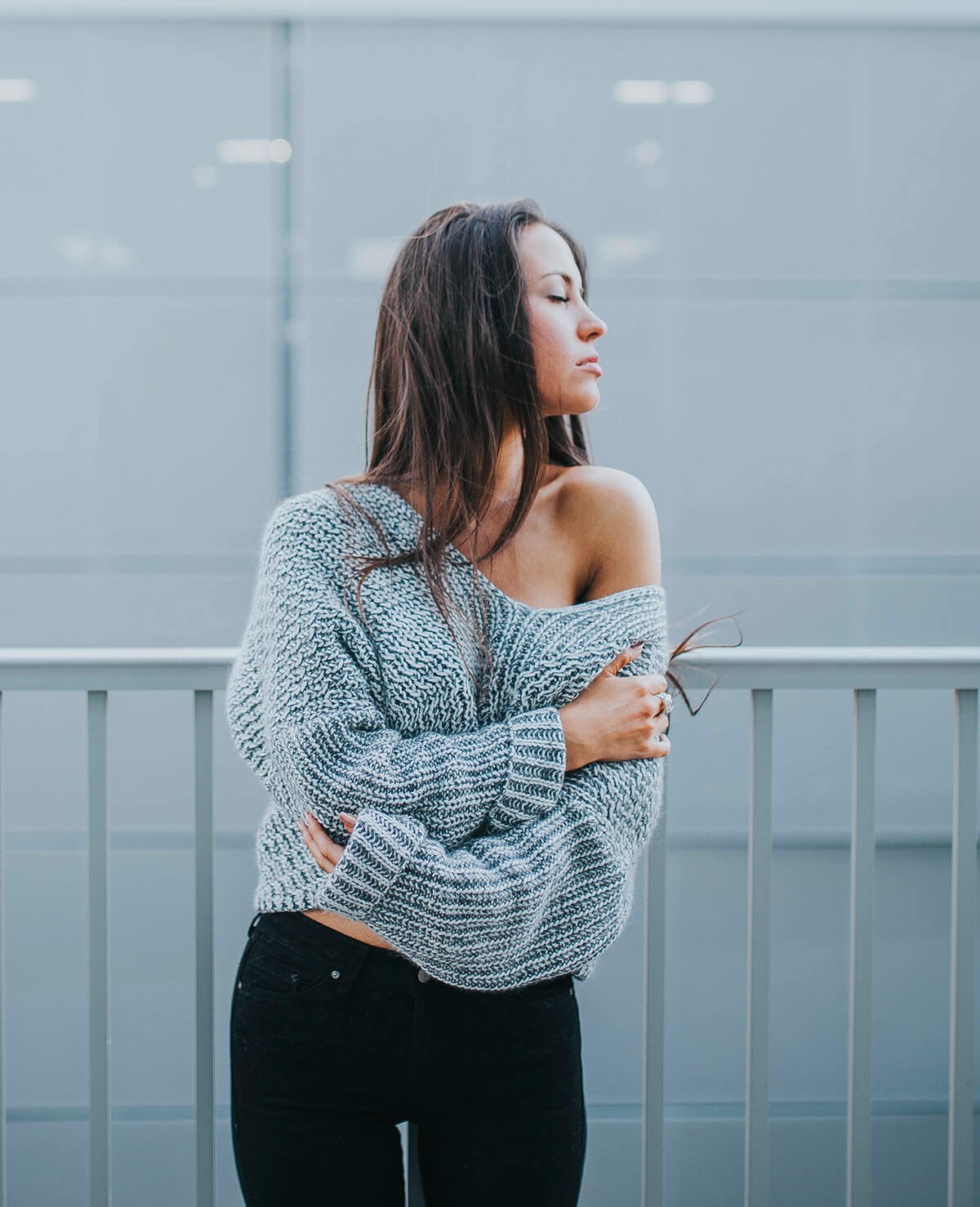 Off-the-shoulder jumper - Imagen 3